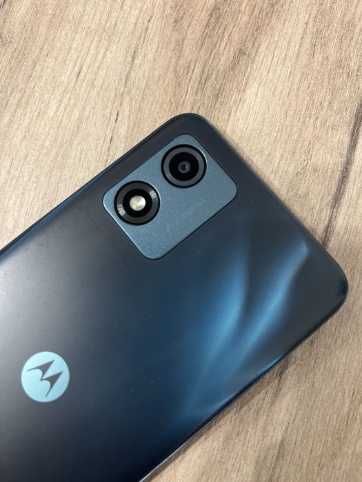Vând Motorola E13