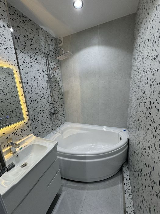 Своя Юнусабад-13 Новстройка Кирпичный дом 2/5/8 Евро ремонт под ключ