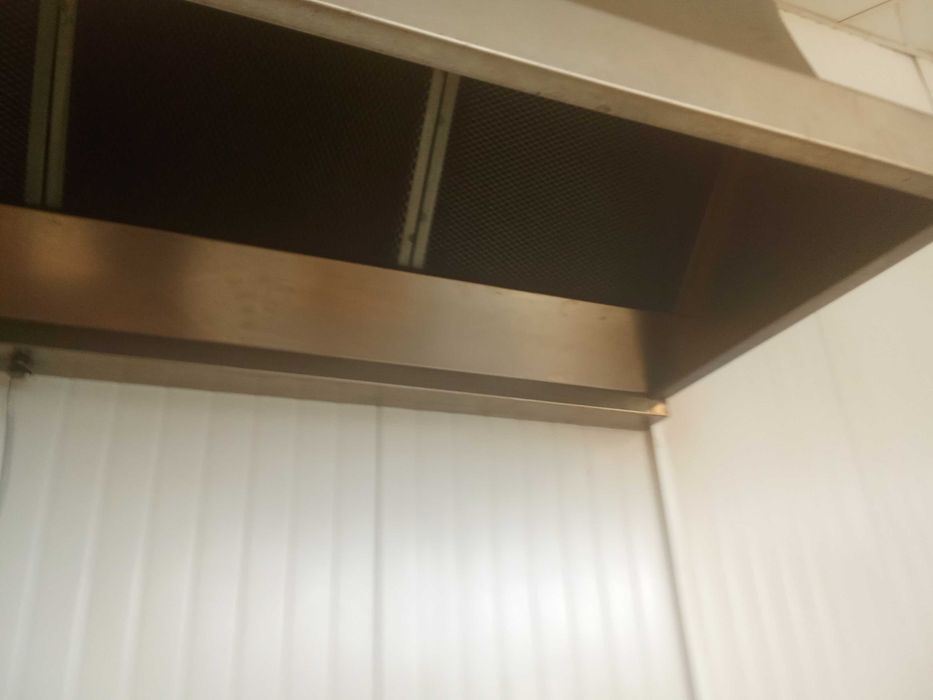 Абсорбатор с мотор ,дължина 2 метра,ширина 0,70 метра с 4 филтри