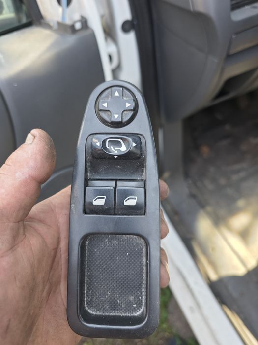 Копче за ел стъкла Citroen jumpy Fiat scudo Peugeot