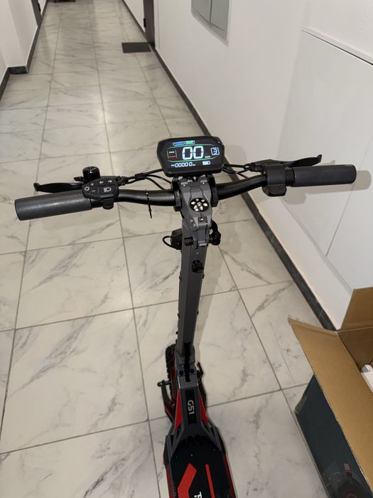 Электросамокат с Дубая.