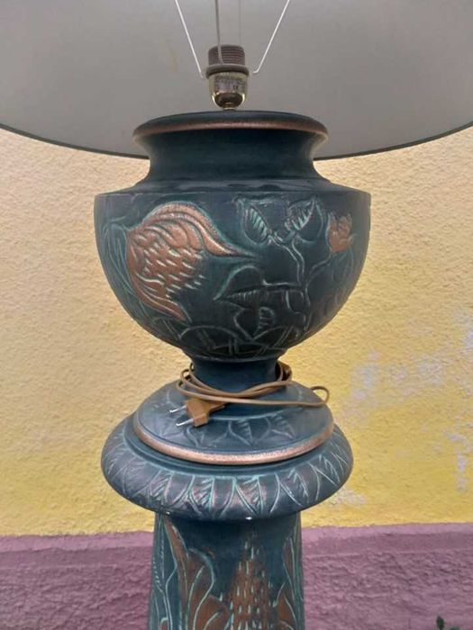 Veioza cu pedestal din ceramica