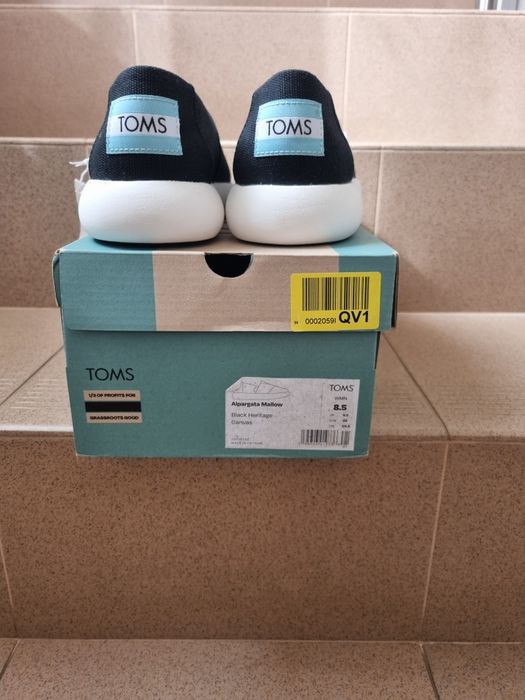 Espadrile Toms noi cu eticheta