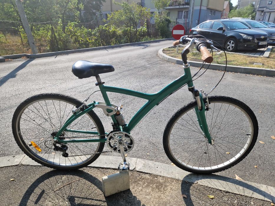 Vand bicicleta full suspension pentru oras