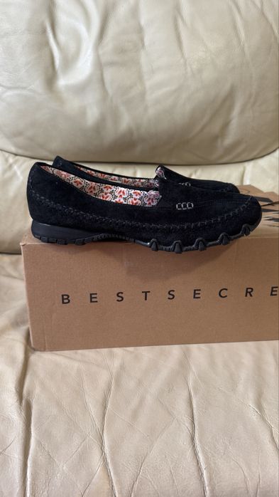 Skechers - дамски велурени лоуфъри