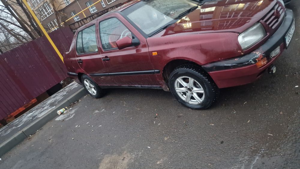 Продам авто вента 1.8