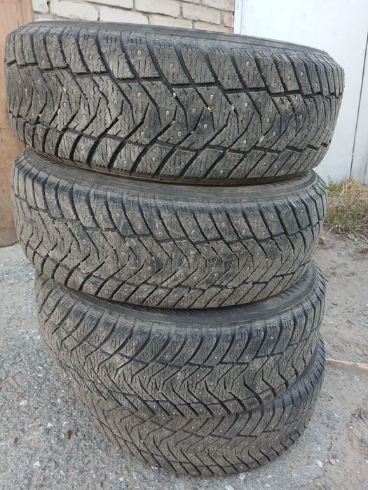 Продам шины зимние