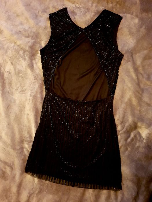 Rochie neagră cu mărgeluțe