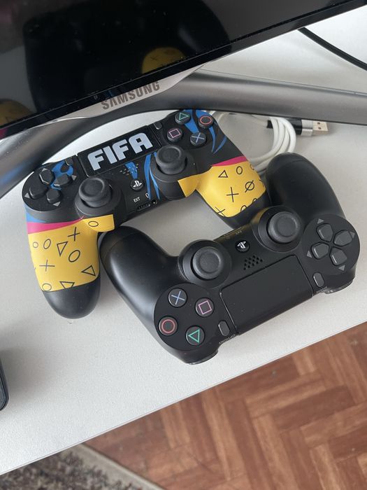 продам плэйстешен 4