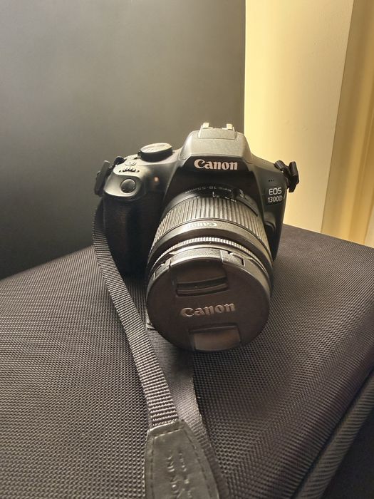 Aparat foto DSLR Canon EOS 1300D