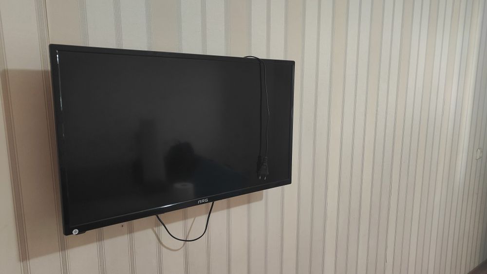 Продам телевизор смарт TV марки ARG