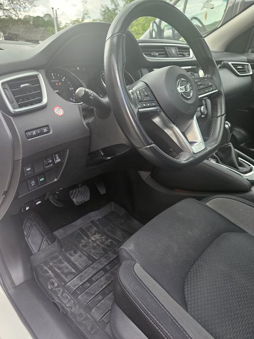 Nisan Qashqai Teknaan2020 motor 17dci Euro 6 automat 4x4 Alb metalizat