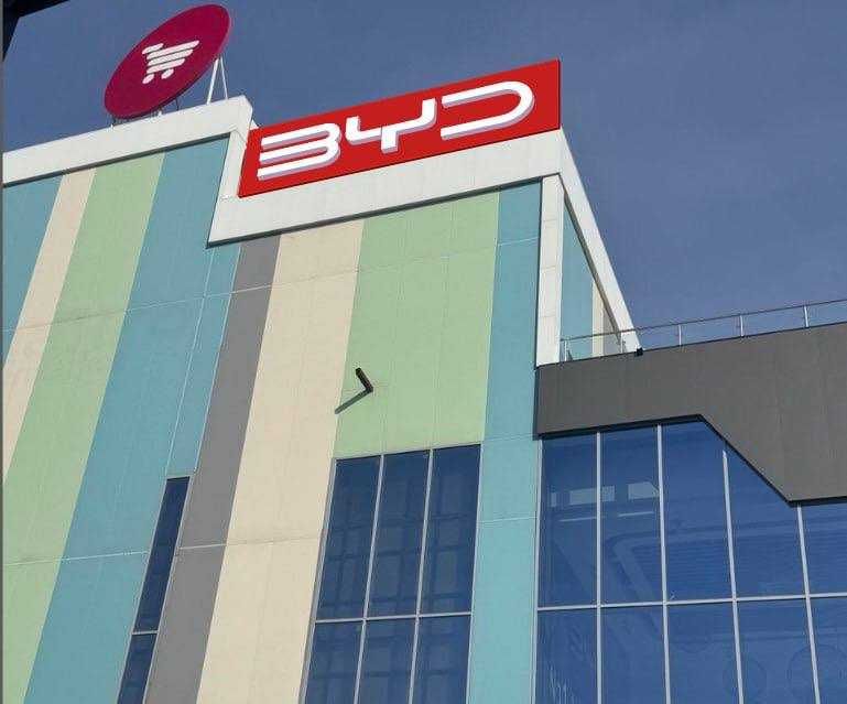 Наружная реклама Фасадная реклама буквы Фасадная реклама вывески ...