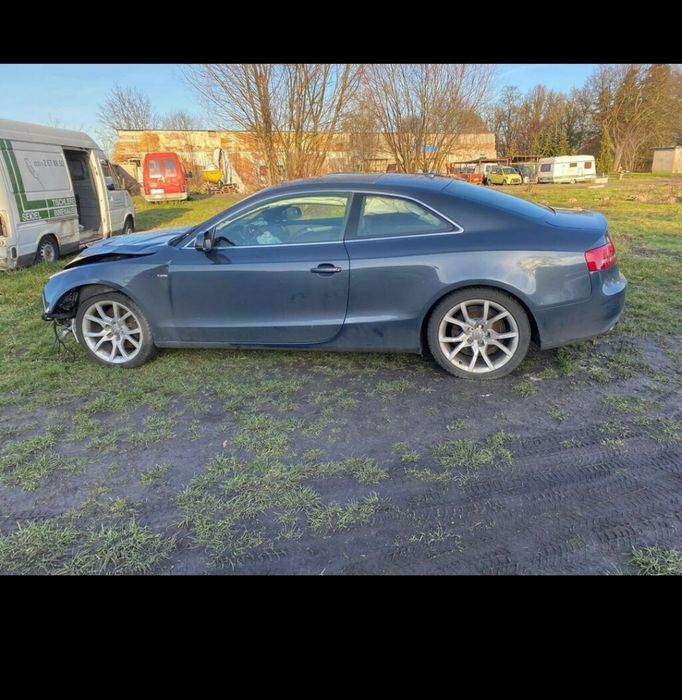 Usa usi Audi A5 coupe cod culoare LZ7H