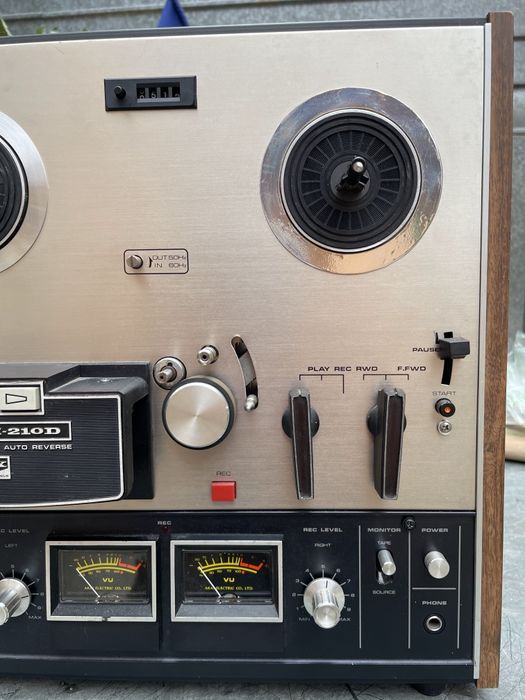 Magnetofon Tesla B115 ca nou/ Akai 210