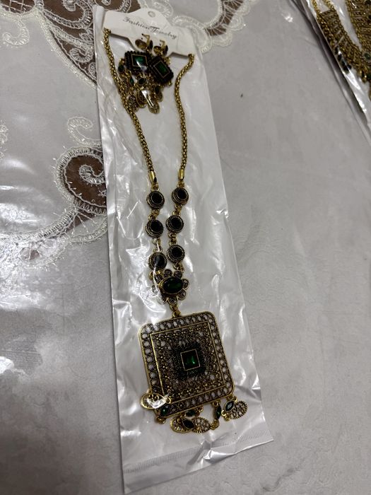 Восточное украшение ручной работы 

Продаётся