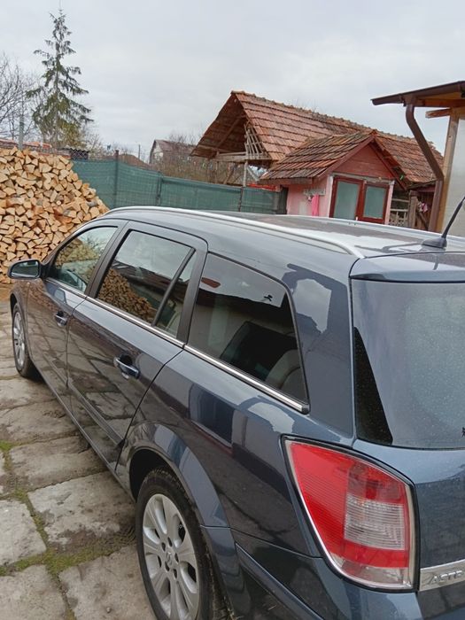 Vând Opel Astra H