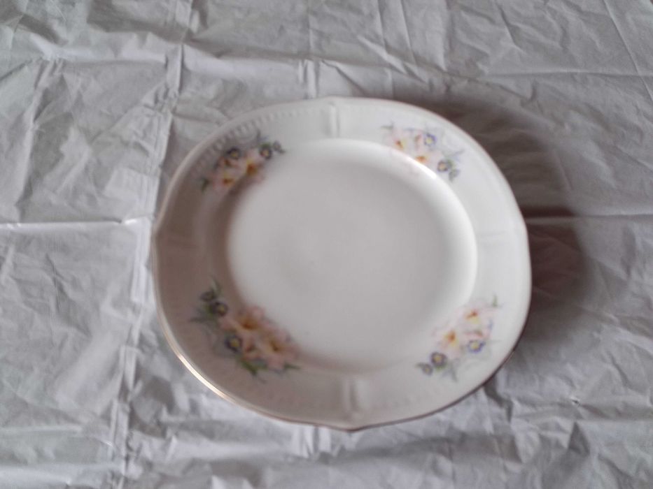 Serviciu de masa din portelan