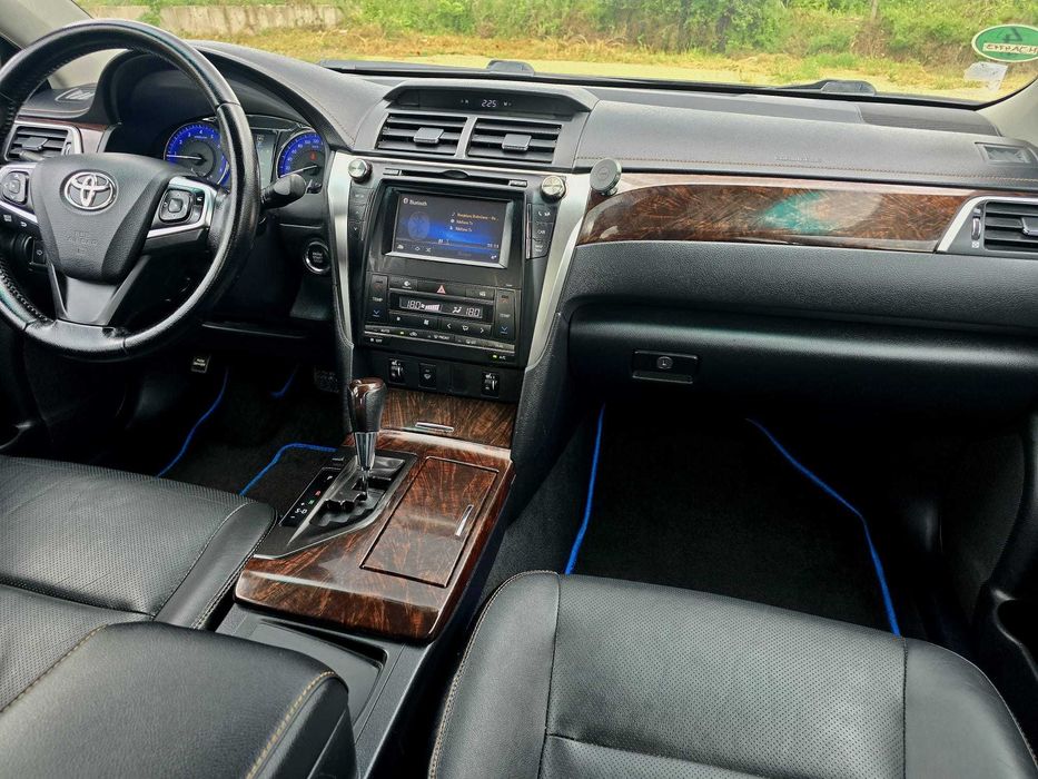 Toyota Camry 2.5 Бензин 110 000км