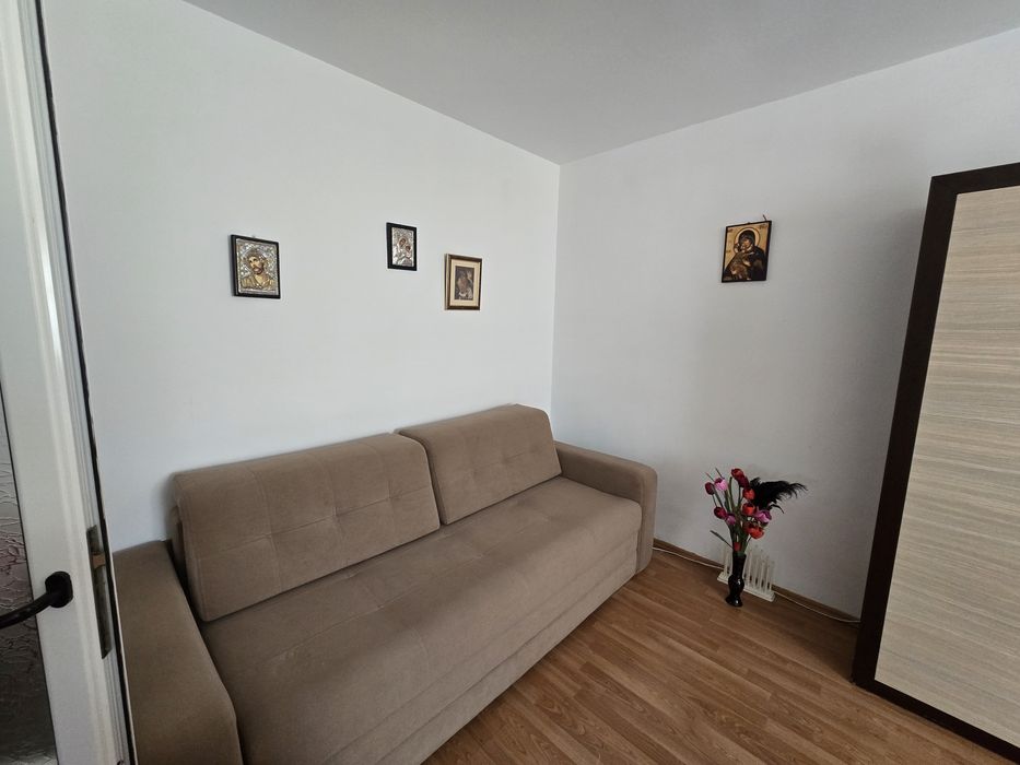 PF vând ap 3 camere ultracentral Tg.Cucu