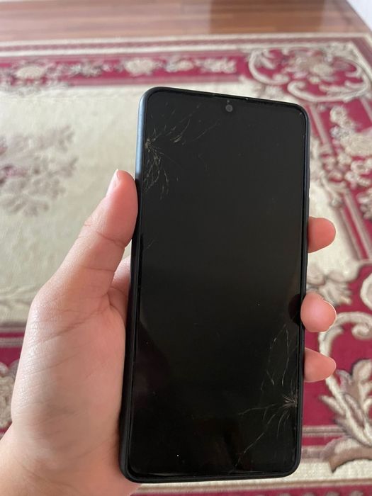 Продам Самсунг А 41 на запчасти