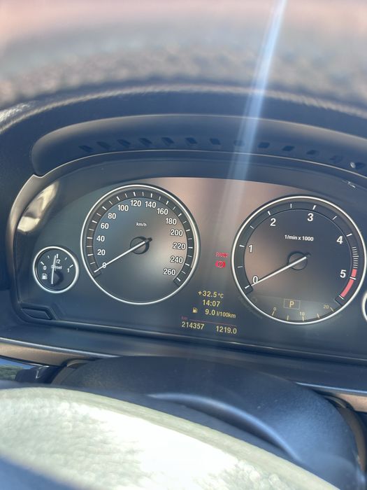 Bmw seria 5 f10  184cp anul fabricatiei 2012