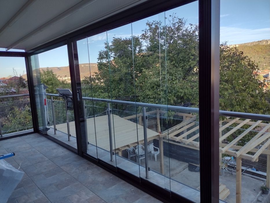 Перголи ,Остъкрения тип плъзгане, ветроупорни завеси, раменни тенти ме