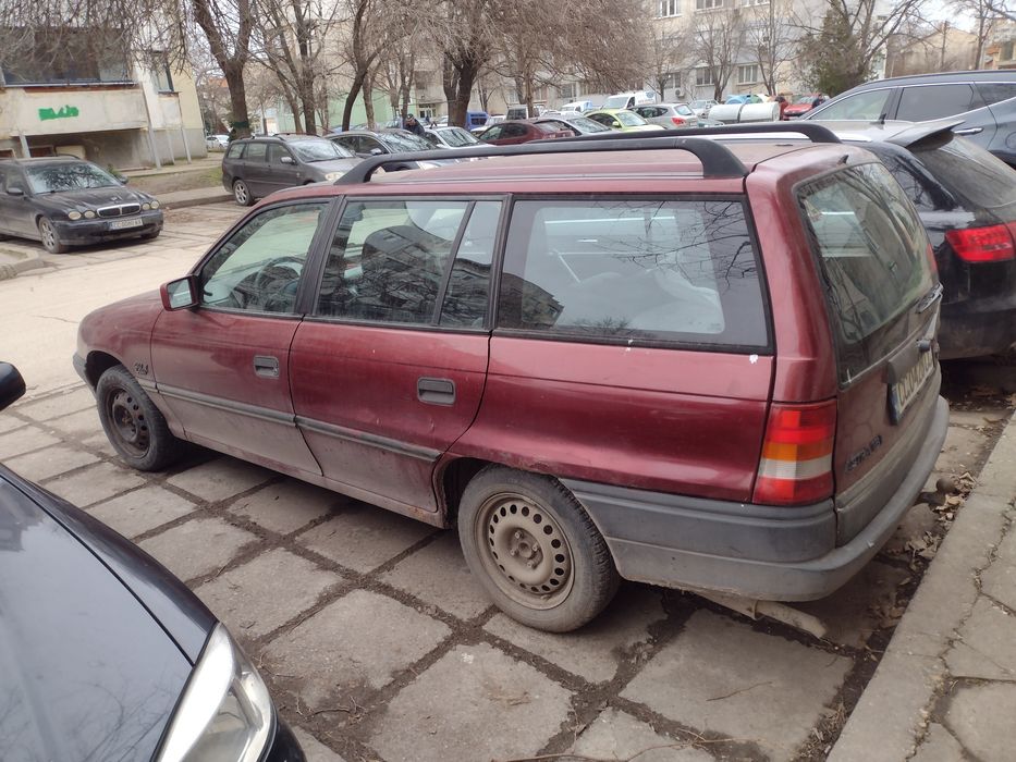 Опел  Астра Комби с газова уредба и автоматични скорости - ЗА ЧАСТИ