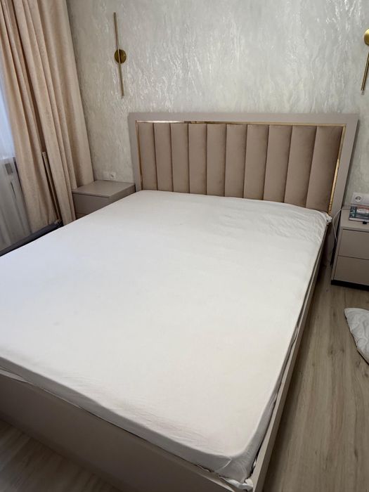 Продам двухспальную кровать новая