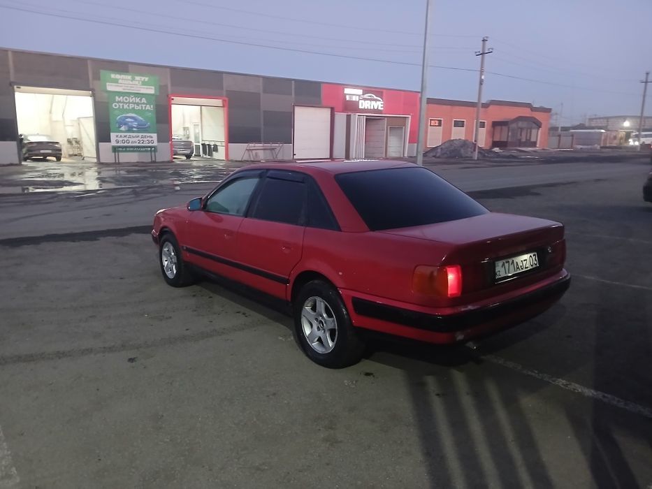 Продам ауди 100 с4