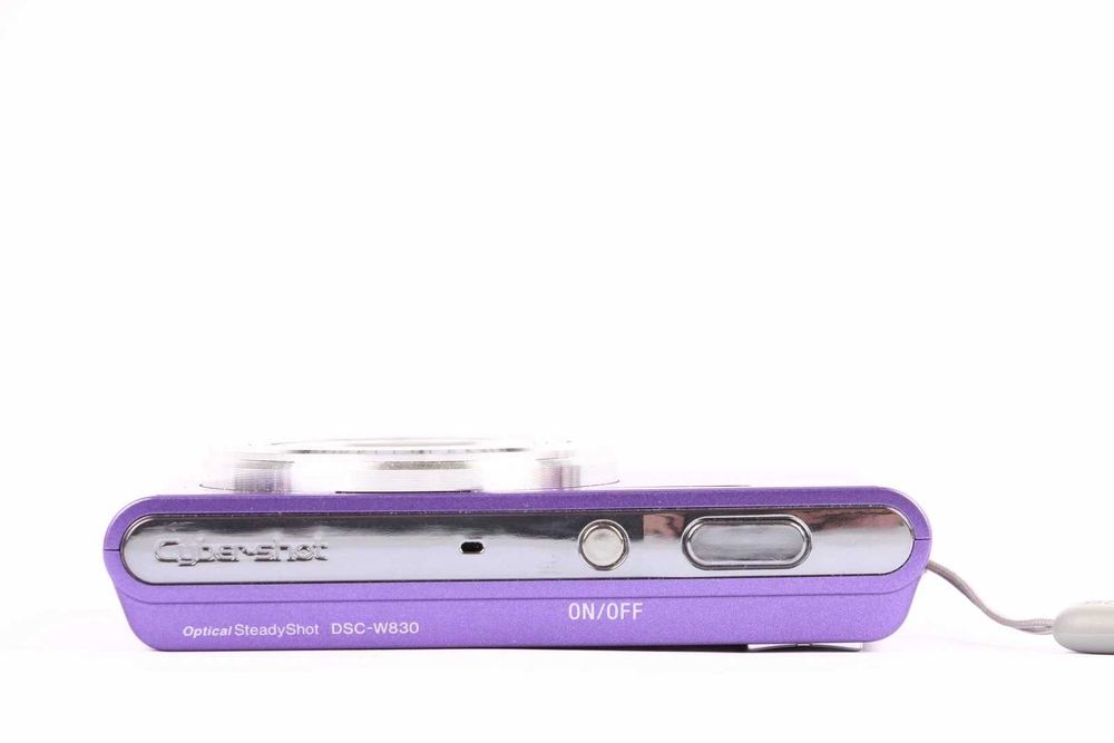 Sony W830 ултра компактен цифров фотоапарат, дигитална камера лилав цвят - 20 MP, работи отлично - като НОВА - пълен комплект
