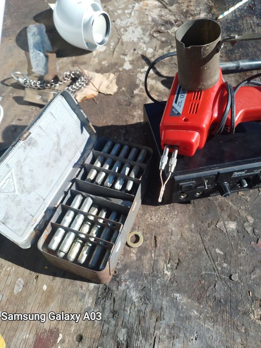 Vindem tot ce se vede cric.       De tonaj mare picioare pentr.  Soba