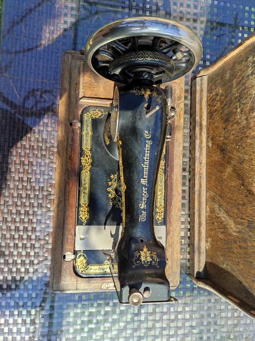 Колекционерска ръчна шевна машина - Singer автентична и рядка