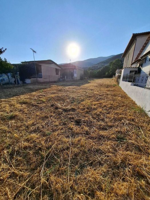 Продава се парцел с площ 1040 м2 в Аспровалта, Гърция