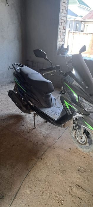 Мопед Bennali 200