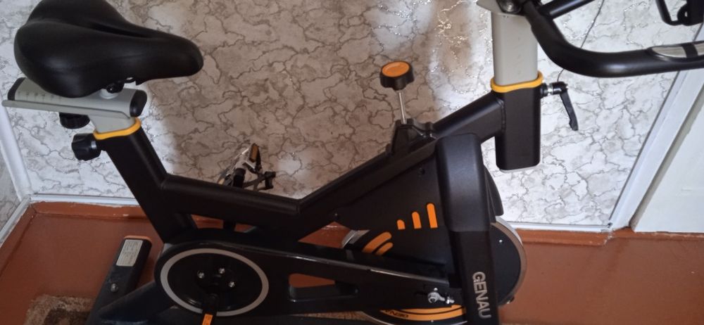 Продам велотренажер (спин-бак) GENAU
