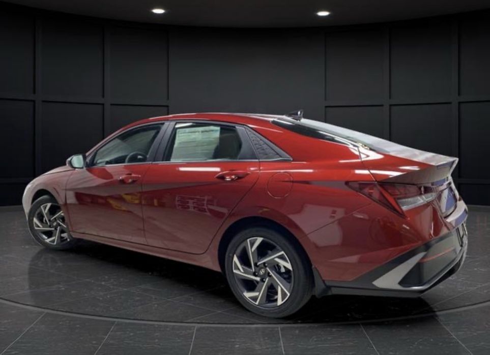 Hyundai Elantra Elegance Plus 2025