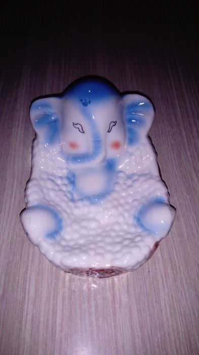 Продаётся новый комплект для ванной комнаты "Слон"