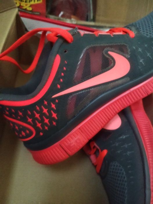 Нови дамски маратонки"Nike"