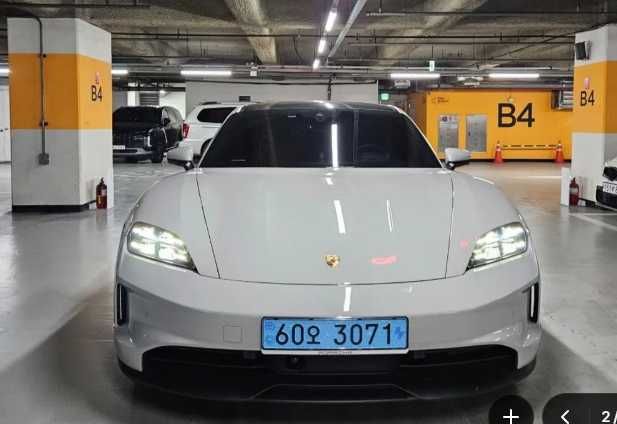 Porsche Taycan 4S