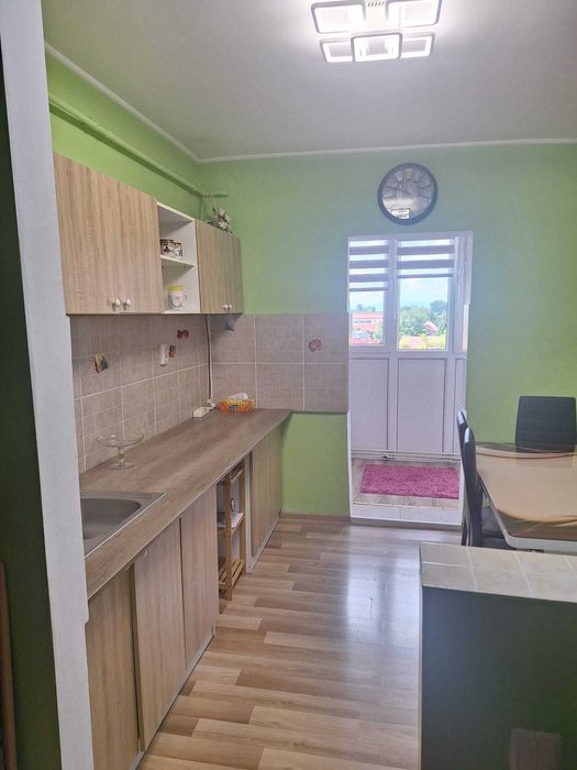 Închiriez apartament 2 camere decomandat, complet mobilat și utilat, vis-a-vis de Hotel Dacia