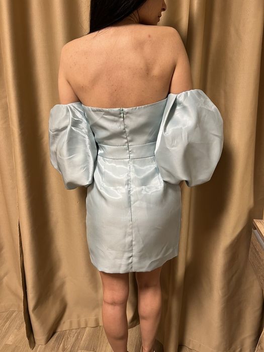 Синя рокля с ръкави