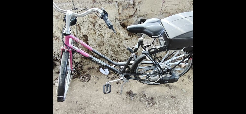 Bicicleta cu motor