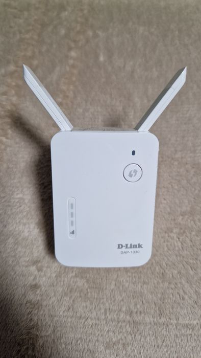 TP-link Archer C2 si Range Extender D-Link DAP-1330