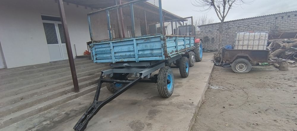 Traktor prseb sotiladi