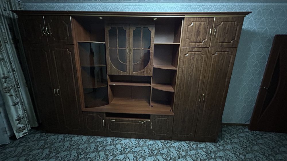 Продаю шкаф стенку