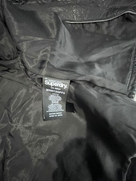 Мъжко кожено яке на superdry