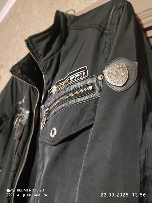 Продажа мужских курток.