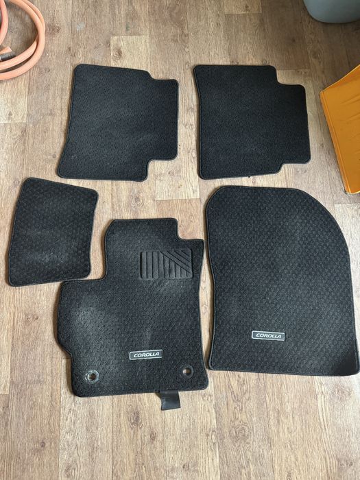 Коврики тойото каролла