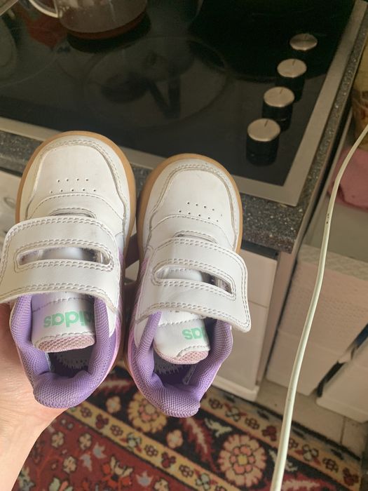 Детские кроссовки